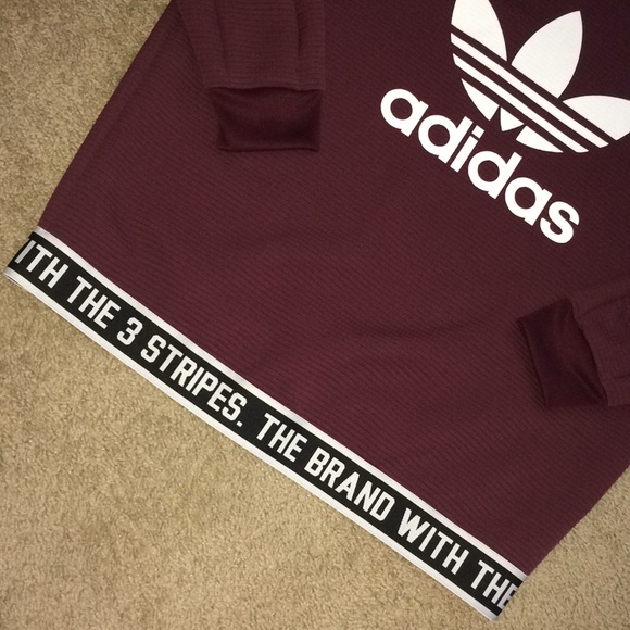 Adidas  Crew neck athletic top EUC - Picture 3 of 5